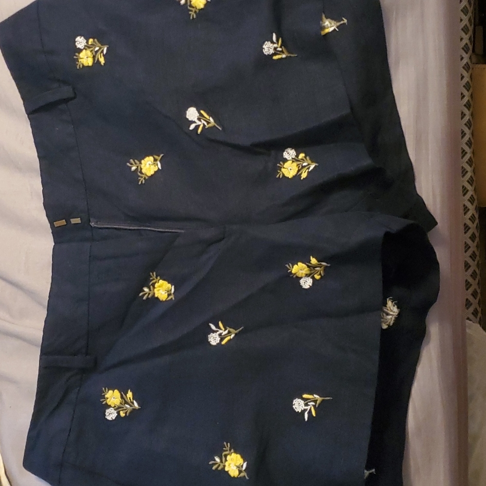LOFT linen blend embroidered shorts NWT